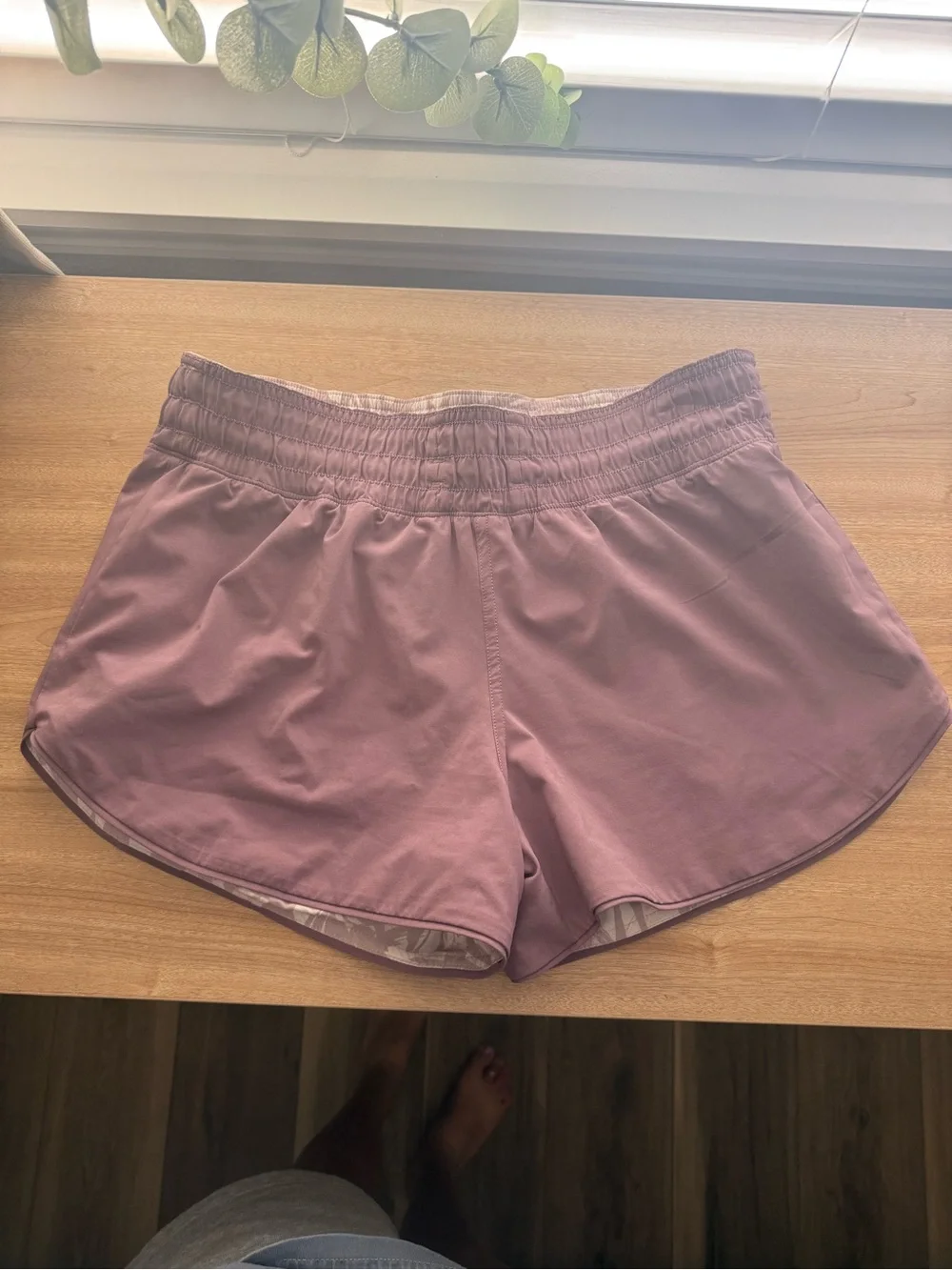 Lululemon choose a side reversible mode rise short 3” size 6
